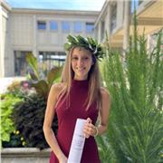 Sono un'insegnante; gradirei impartire lezioni a ragazzi/e o adulti